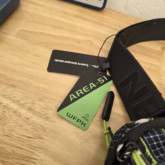 Wolf Pak Never Average Area 51 Fanny Pack Crossbody NWT - Picture 8 of 13